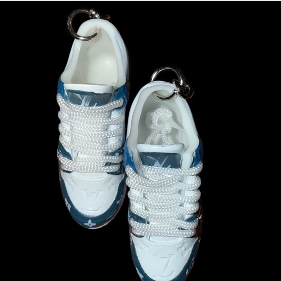 Mini 3D Sneaker Keychains! - Picture 4 of 5